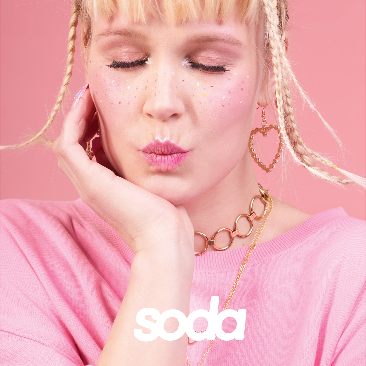 Soda Makeup on Behancea1491c65841941.5b100e5c014e5.png