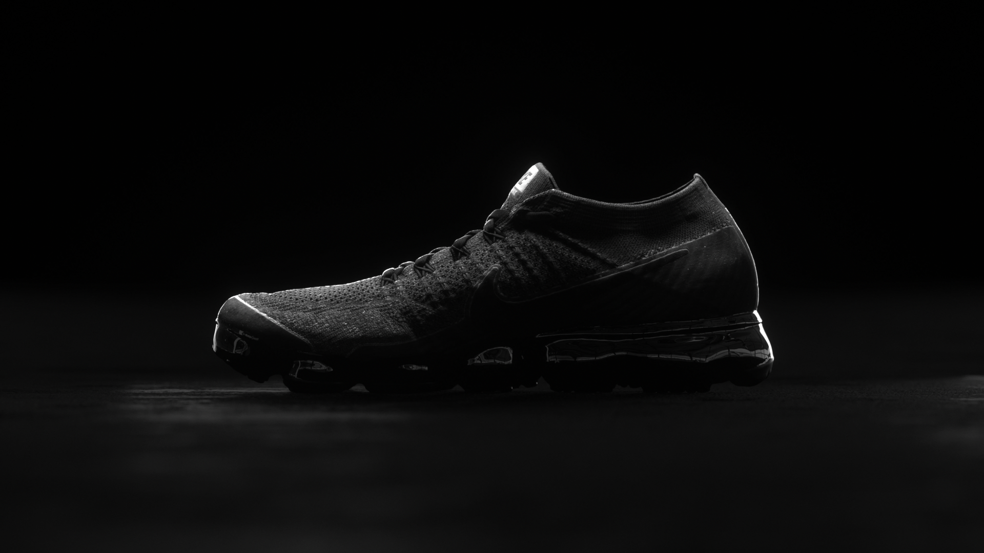 NIKE VAPORMAX on Behance17d67c65252289.5aedcbd97ee1f.png